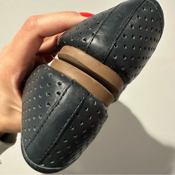 Tory Burch Reva Perforated Navy Flats Size 5.5 - Picture 11 of 13